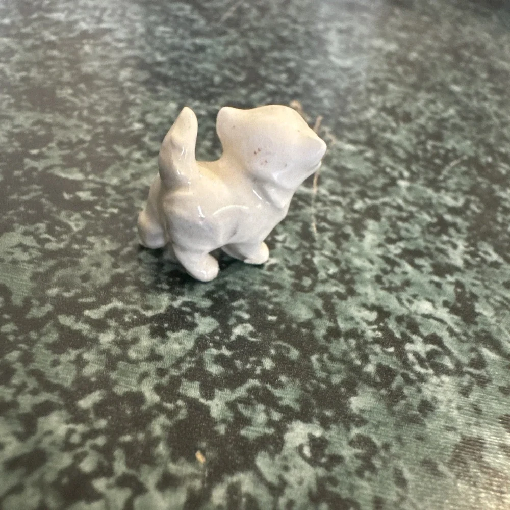 VTG Tiny Hagen Renaker Cat, White Persian Kitten